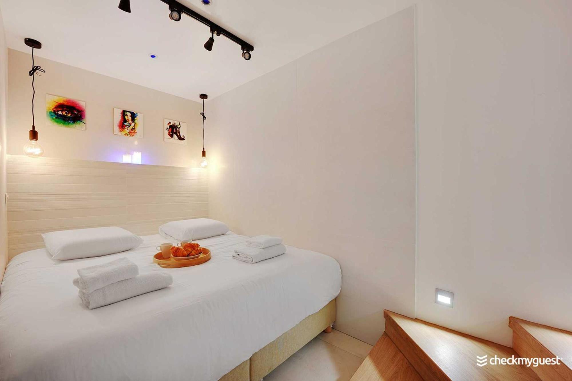 Intimate Apartment With Air Conditioner & Jacuzzi 2Br 6P Montmartre Paris Exterior photo