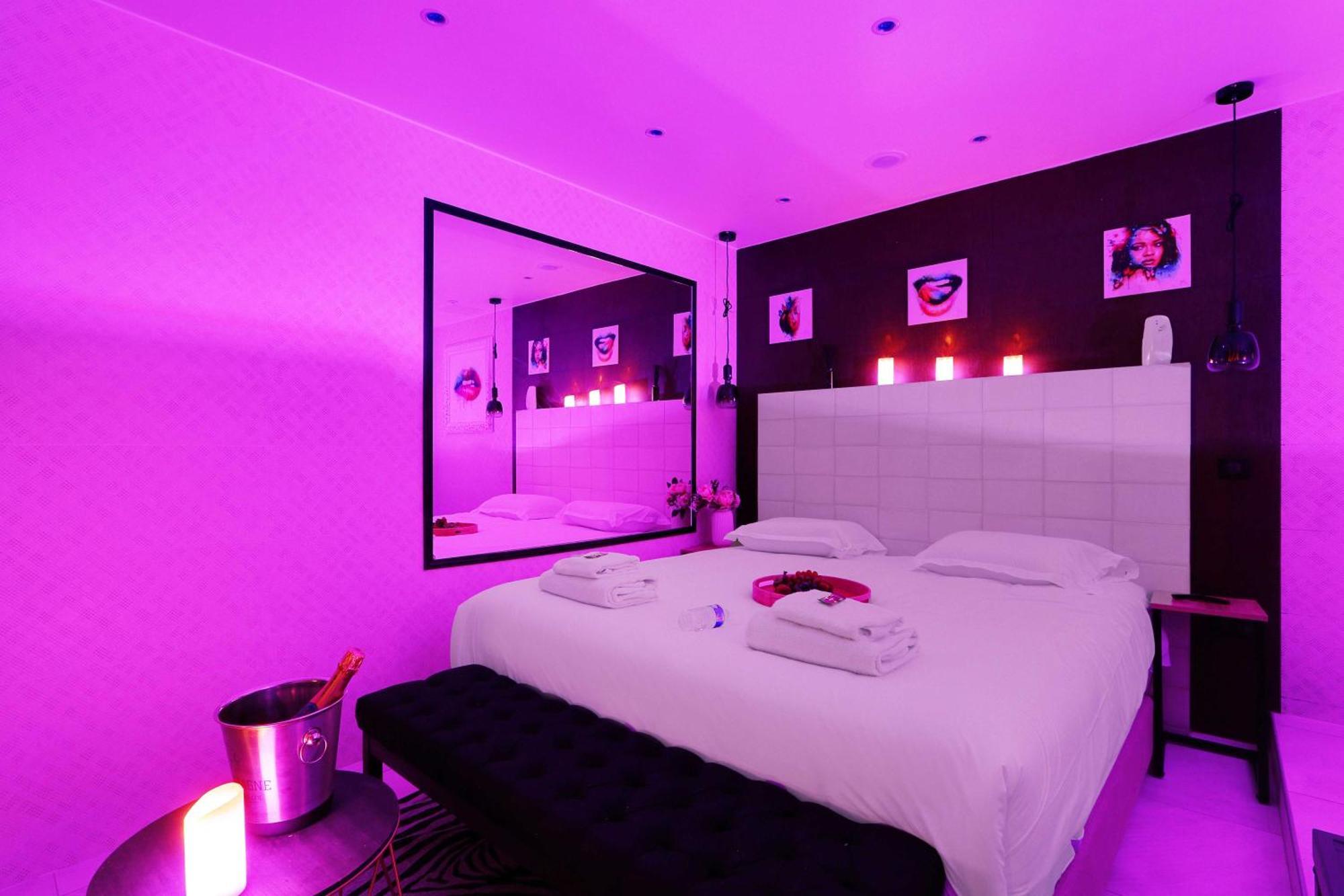 Intimate Apartment With Air Conditioner & Jacuzzi 2Br 6P Montmartre Paris Exterior photo