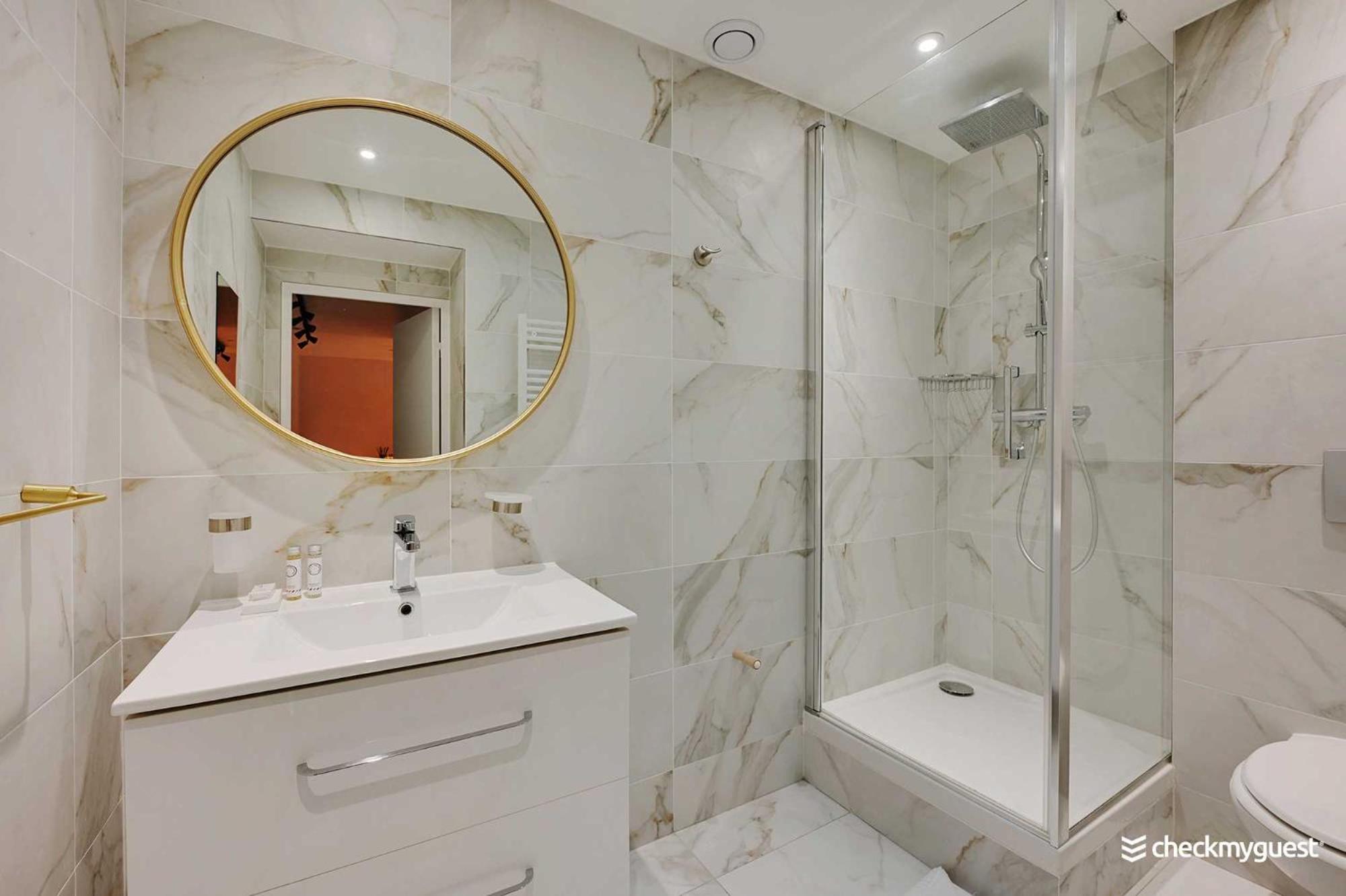 Intimate Apartment With Air Conditioner & Jacuzzi 2Br 6P Montmartre Paris Exterior photo