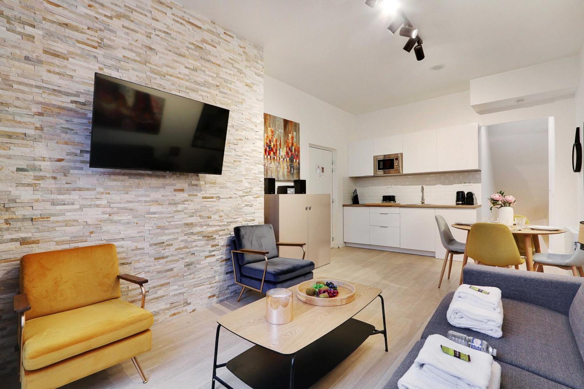 Intimate Apartment With Air Conditioner & Jacuzzi 2Br 6P Montmartre Paris Exterior photo